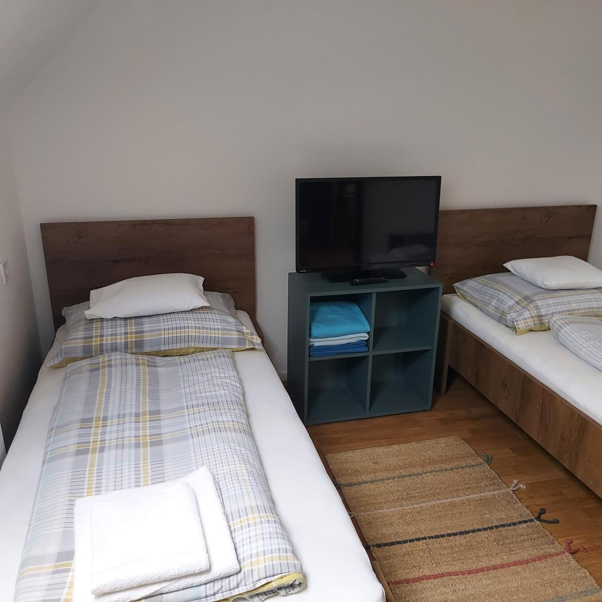Petra Vendeghaz Hotel Szekszard Bagian luar foto